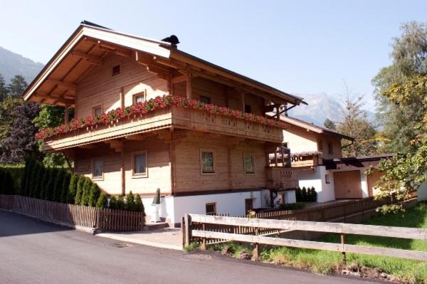 Chalet - Appartements Julitta Mayrhofen Buitenkant foto